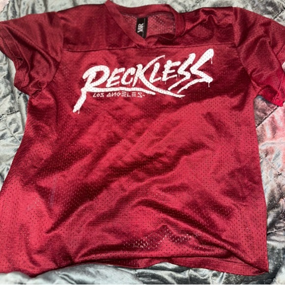 Zumiez Young & Reckless LA Red Basketball Jersey Style V-Neck T-Shirt Size S - Picture 15 of 16